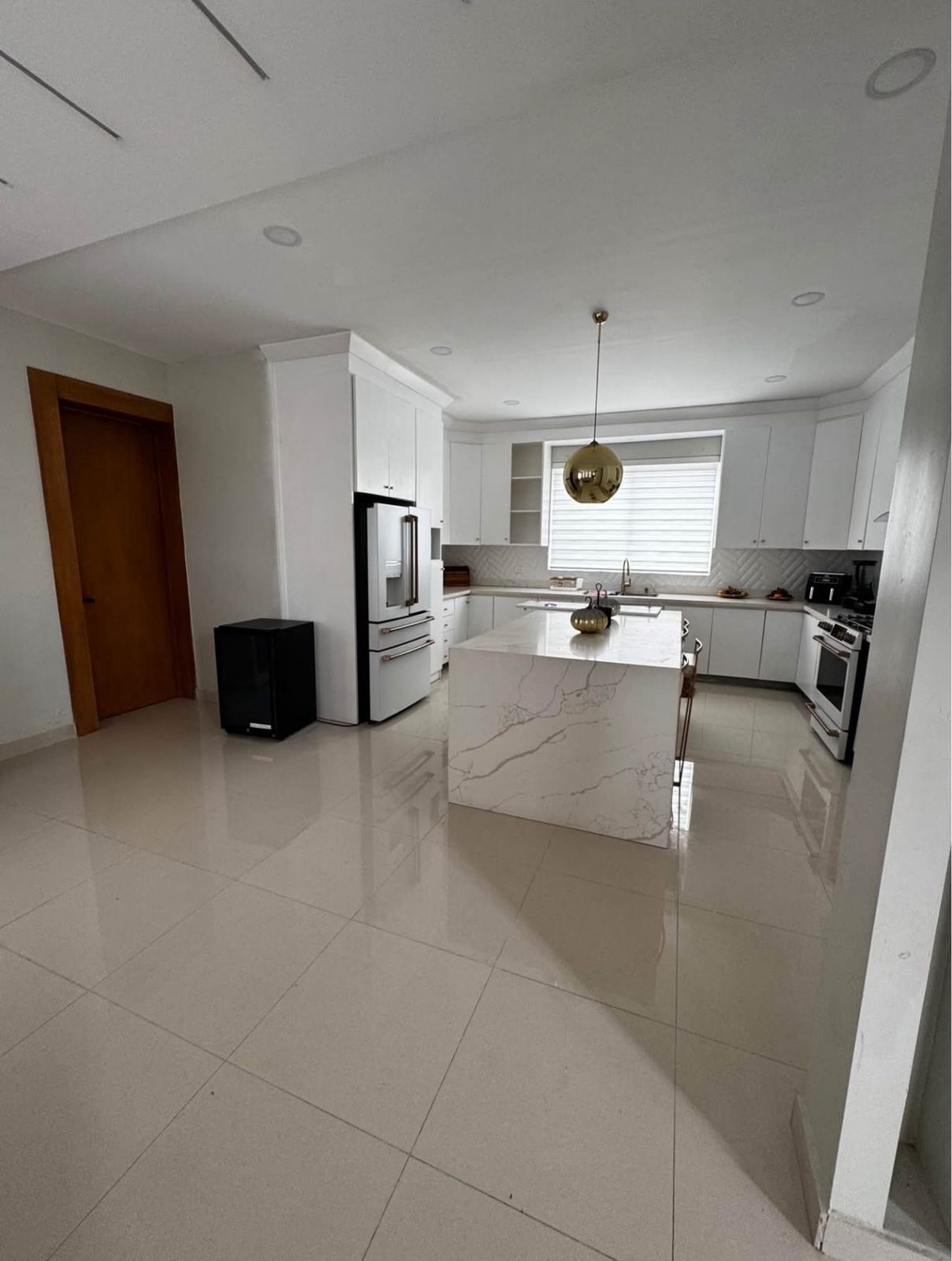 espectacular casa ubicada en el exclusivo residencial anamelia higuey - Foto 2