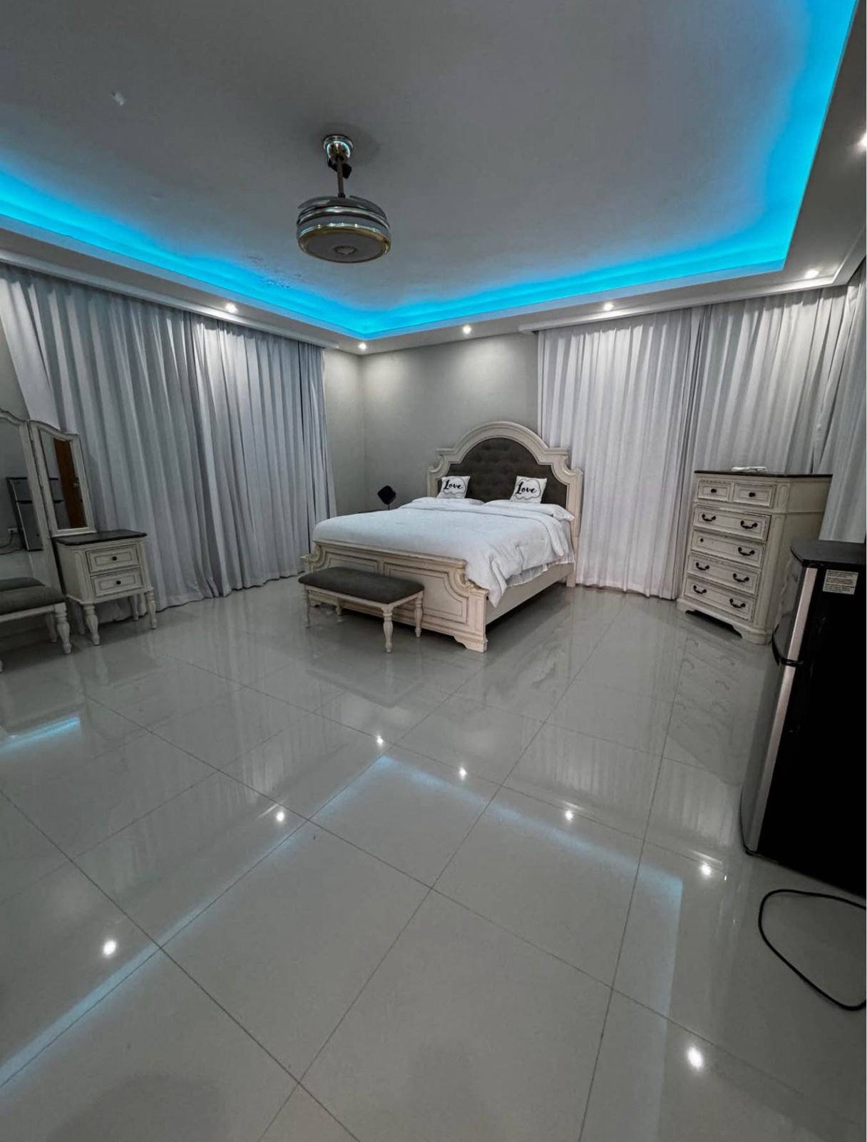 espectacular casa ubicada en el exclusivo residencial anamelia higuey - Foto 5