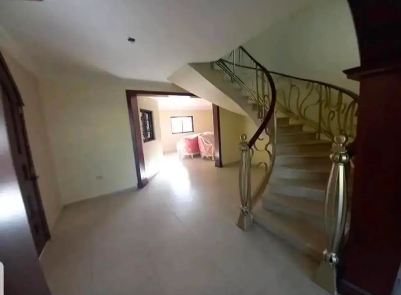 se alquila hermosa y amplia casa en residencial luisa perla higüey - Foto 2